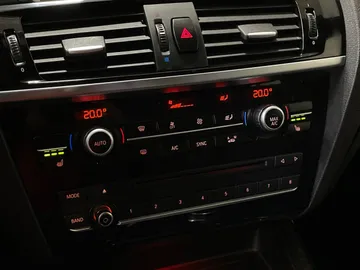 2017 BMW X4 - image 20