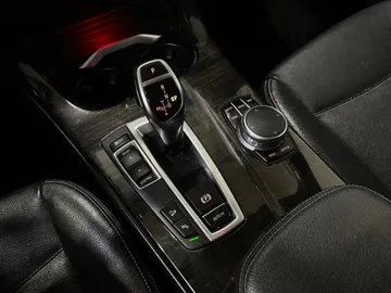 2017 BMW X4 - image 26