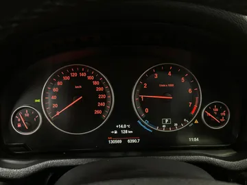 2017 BMW X4 - image 17