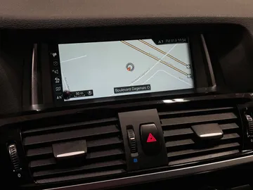 2017 BMW X4 - image 28