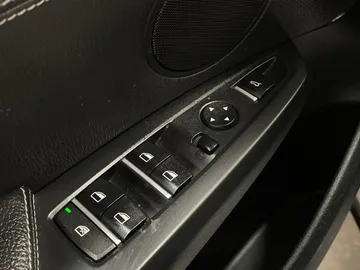2017 BMW X4 - image 22