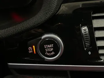 2017 BMW X4 - image 21