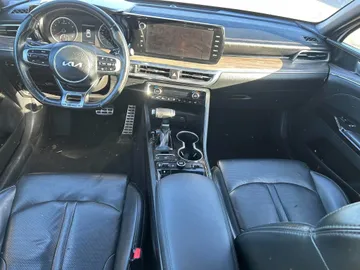 2023 Kia K5 - image 7