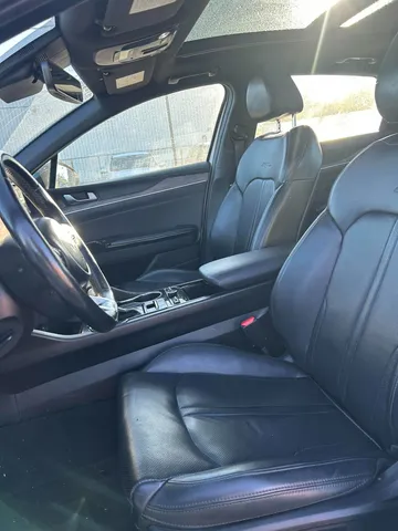 2023 Kia K5 - image 8