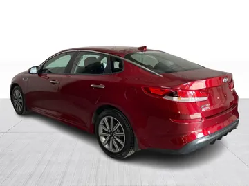2019 Kia Optima - image 11