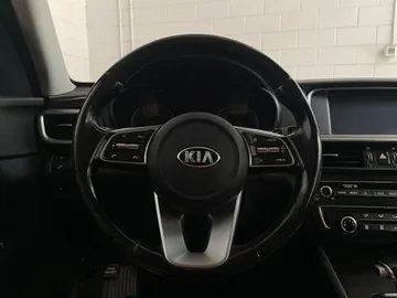 2019 Kia Optima - image 18