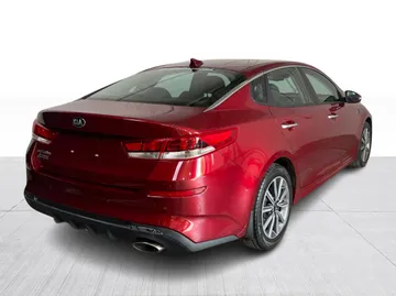 2019 Kia Optima - image 14