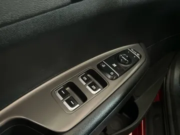 2019 Kia Optima - image 24
