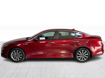 2019 Kia Optima - image 10