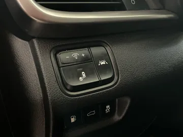2019 Kia Optima - image 28