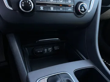 2018 Kia Optima - image 25