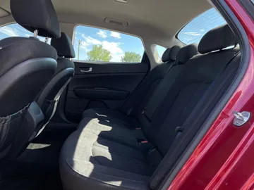 2018 Kia Optima - image 14