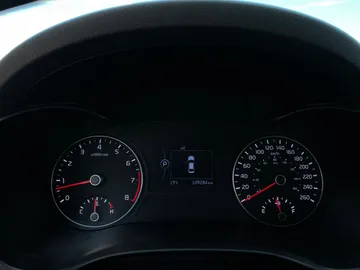 2018 Kia Optima - image 15