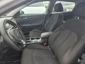 2018 Kia Optima - image 8