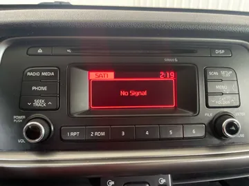 2018 Kia Optima - image 23