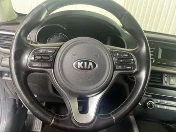 2018 Kia Optima - image 16