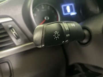 2018 Kia Optima - image 17