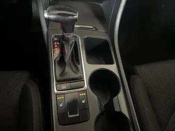 2018 Kia Optima - image 20