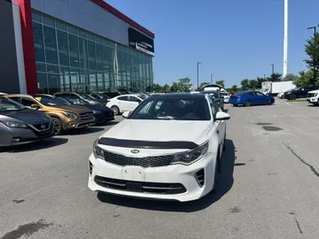 2017 Kia Optima - image 3