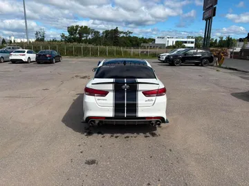 2018 Kia Optima - image 7