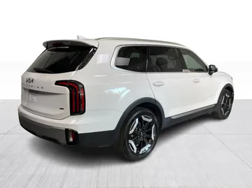 2023 Kia Telluride - image 15