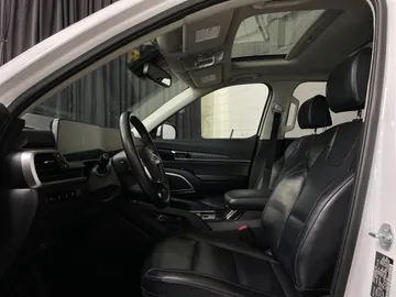 2023 Kia Telluride - image 3