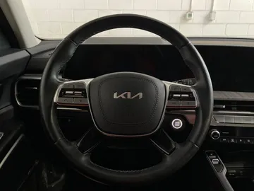 2023 Kia Telluride - image 19