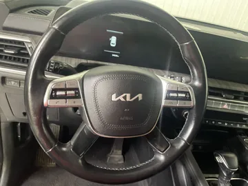 2023 Kia Telluride - image 19