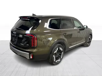 2023 Kia Telluride - image 15