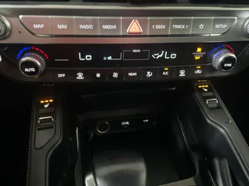 2023 Kia Telluride - image 26