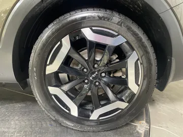 2023 Kia Telluride - image 7