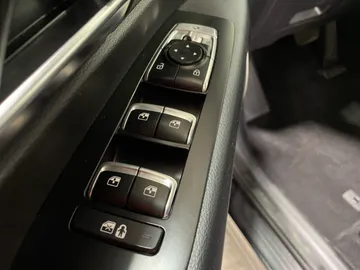 2022 Kia Telluride - image 23