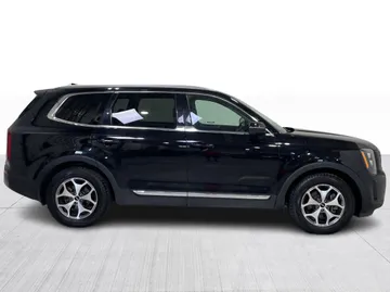 2022 Kia Telluride - image 2