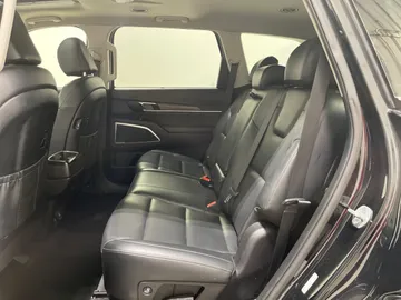 2022 Kia Telluride - image 16