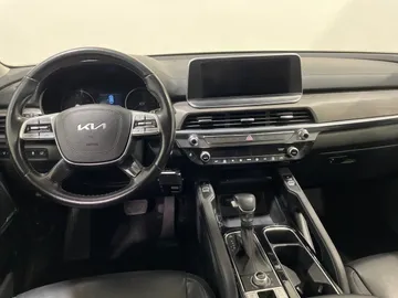 2022 Kia Telluride - image 4