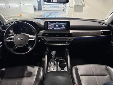 2020 Kia Telluride - image 4