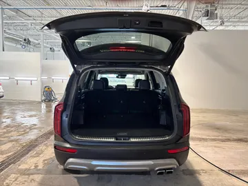 2020 Kia Telluride - image 14