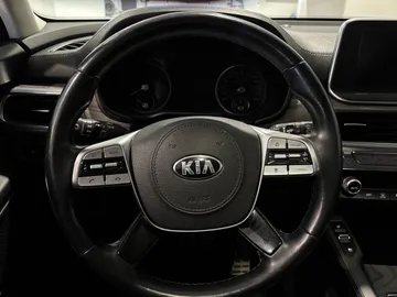 2020 Kia Telluride - image 19