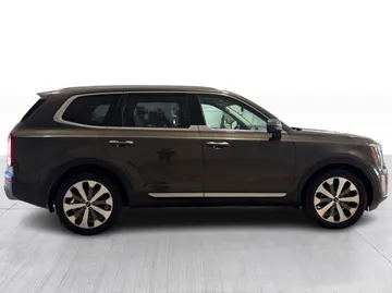 2020 Kia Telluride - image 2