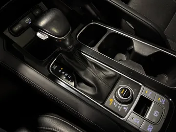 2020 Kia Telluride - image 32