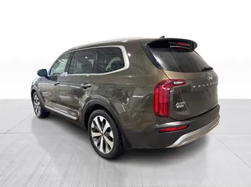 2020 Kia Telluride - image 12