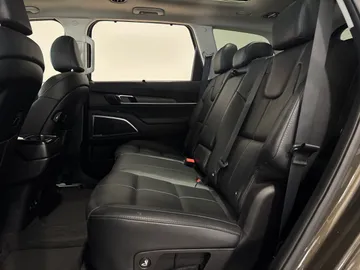 2020 Kia Telluride - image 16