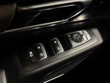 2020 Kia Telluride - image 29