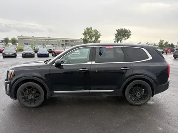 2020 Kia Telluride - image 4