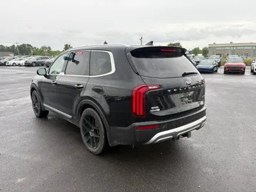2020 Kia Telluride - image 6