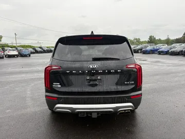 2020 Kia Telluride - image 7