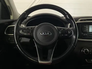 2016 Kia Sorento - image 17
