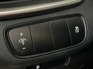 2016 Kia Sorento - image 27