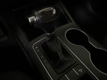2016 Kia Sorento - image 25
