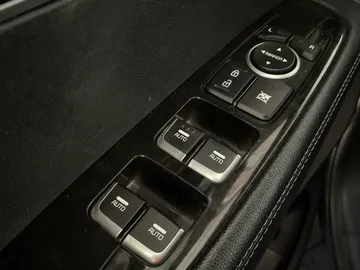 2016 Kia Sorento - image 22